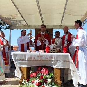 Biskup Kovač podijelio krizmu i predvodio proslavu župnog zaštitnika u Vivodini